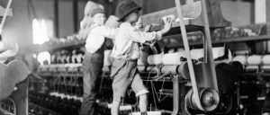 USA: Kinderarbeit in einer Spinnerei (Foto: Lewis Hine/United States Library of Congress/gemeinfrei)