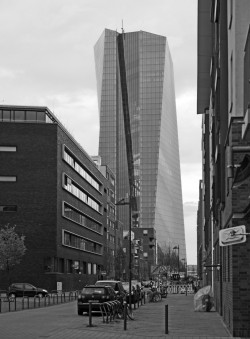 Der EZB-Turm im Frankfurter Ostend