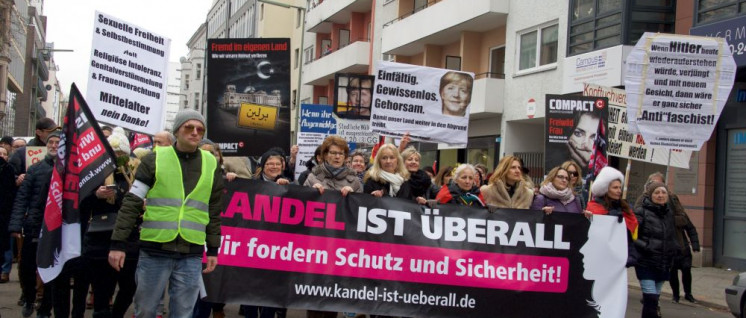 Bei der rechten Frauendemo in Berlin vereinigten sich irrationale Angst und reaktionäre Ideologie. (Foto: Gabriele Senft)