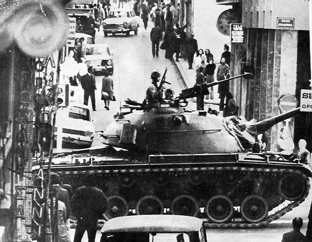 Panzer in den Straßen von Athen