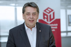 Dietmar Schäfers ist stellv. Bundesvorsitzender der IG BAU und Verhandlungsführer der IG BAU für die Tarifrunde Bauhauptgewerbe