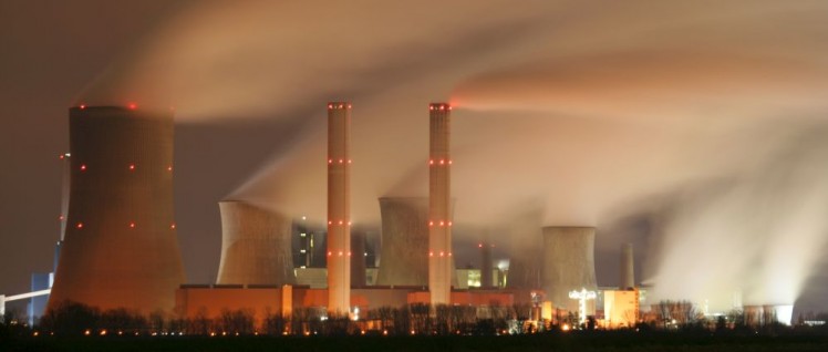 Kraftwerk Niederaussem bei Nacht