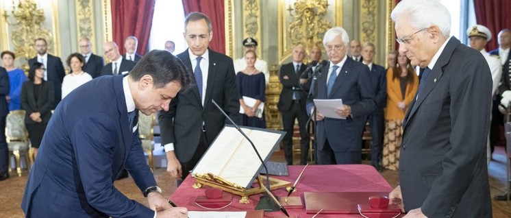 Präsident Sergio Mattarella mit Ministerpräsident Giuseppe Conte bei der Vereidigung (Foto: Presidenza della Repubblica)