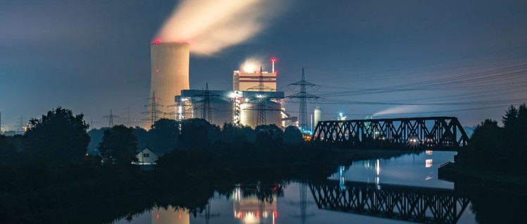 STEAG-Kohlekraftwerk in Lünen: Der STEAG-Konzern profitiert von der Kohlepolitik der Bundesregierung (Foto: [url=https://www.flickr.com/photos/dangrothe/37297255921] Daniel Grothe / flickr.com[/url])