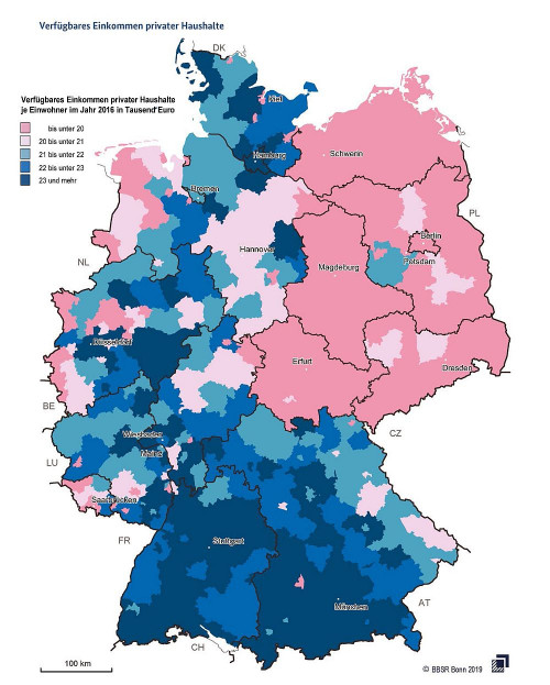 Die Umrisse der DDR sind deutlich sichtbar: Eine der 56 Karten aus dem Deutschlandatlas der Bundesregierung.