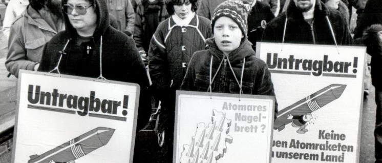 1981, Hamburg, Sternmarsch gegen die Stationierung neuer Atomraketen   (Foto: UZ-Archiv)