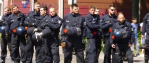 Als Deutschland noch viel unsicherer war: Polizei bei einer Demonstration gegen Nazis in Dortmund 2016 (Foto: Dome)