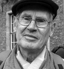 Willi Hoffmeister ist Gewerkschafter und Kommunist. Er engagiert sich seit Beginn des Ostermarsches 1961 für die in diesem Rahmen stattfindenden Friedensproteste.