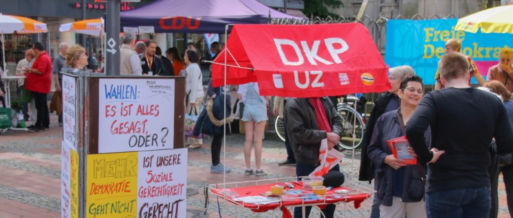 Die DKP brachte soziale Fragen in den Wahlkampf ein. Infostand der DKP am 13. Mai in Essen-Steele. (Foto: Peter Köster)