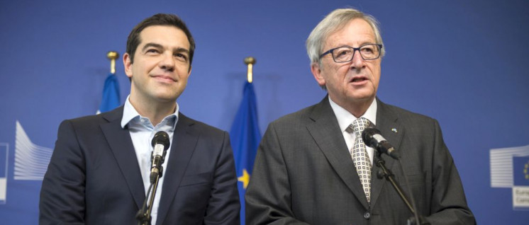 Der griechische Ministerpräsident Tsipras ist Erfüllungsgehilfe neoliberaler Politik geworden (rechts: Jean-Claude Juncker) (Foto: [url=https://en.wikipedia.org/wiki/Alexis_Tsipras#/media/File:Tsipras_and_Junker.jpg]Alexis Tsipras Premierminister von Griechenland[/url])