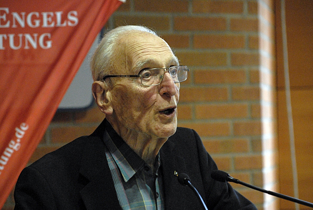 Robert Steigerwald bedankt sich für die Glückwünsche zu seinem 90. Geburtstag