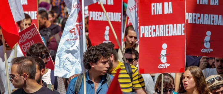 Nein zur Prekarität! Demo der CGTP, der der Kommunistischen Partei Portugals nahestenden größten Gewerkschaft Portugals im Juli 2019 in Lissabon.
                          (Foto: PCP)