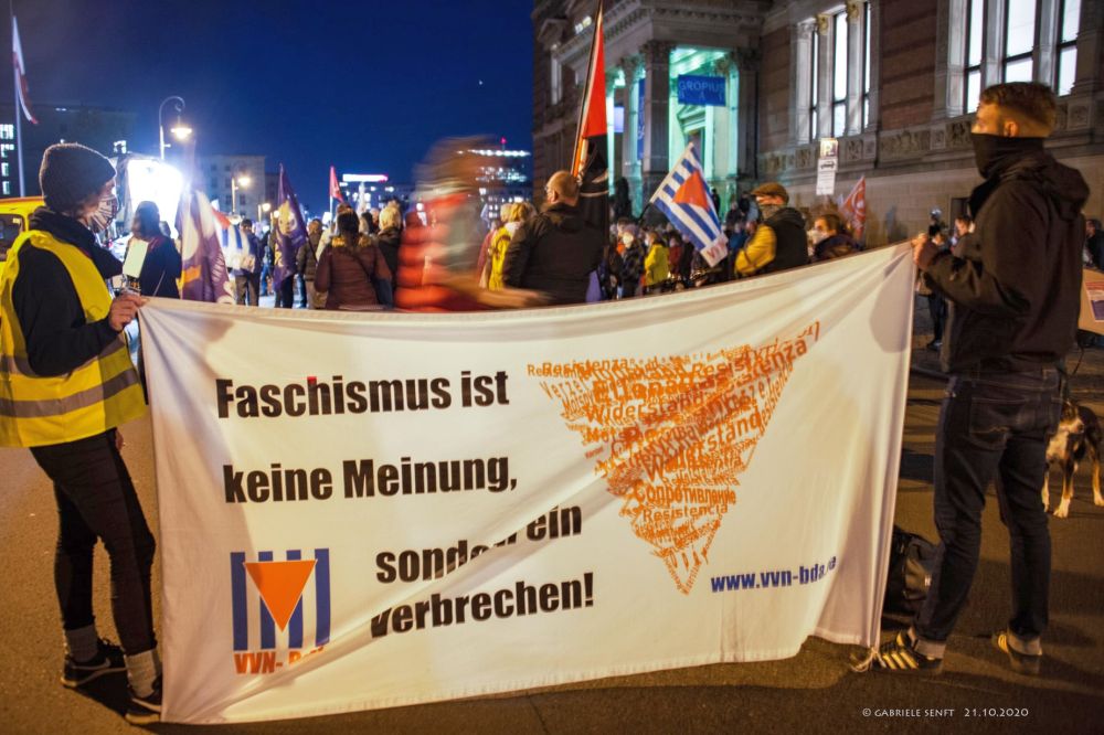 44 15 01 VVN - Antifaschismus muss gemeinnützig bleiben - Antifaschismus - Aktion
