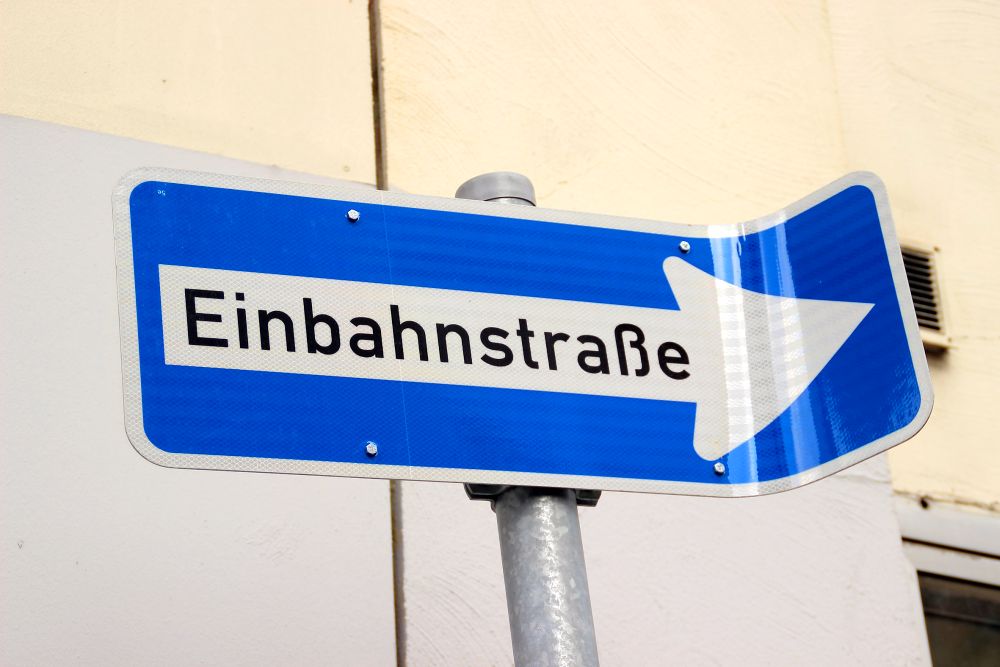 480901 Einbahnstrasse - Solidarität ist keine Einbahnstraße? - UZ vom 27. November 2020 - UZ vom 27. November 2020