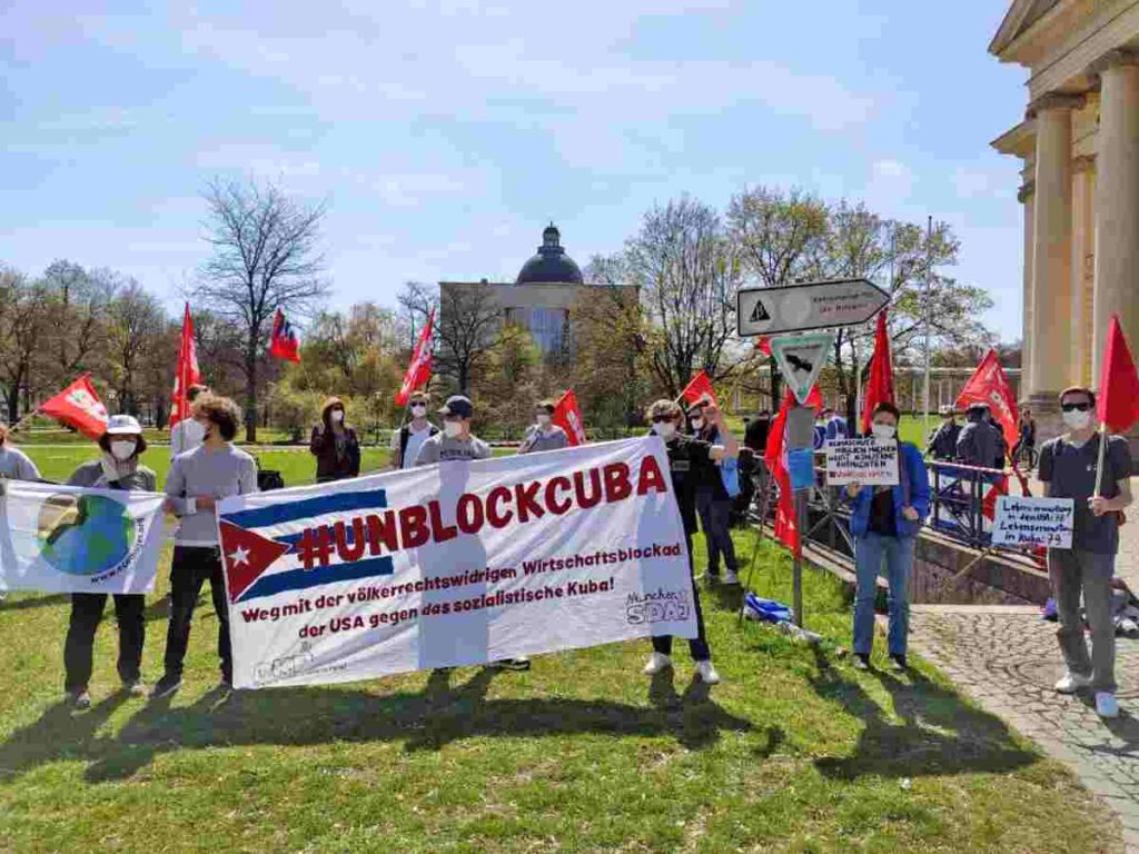 17 15 04 Frankfurt - Unblock Kuba! - DKP, Jugend, Kuba, Kuba-Solidarität - Aktion