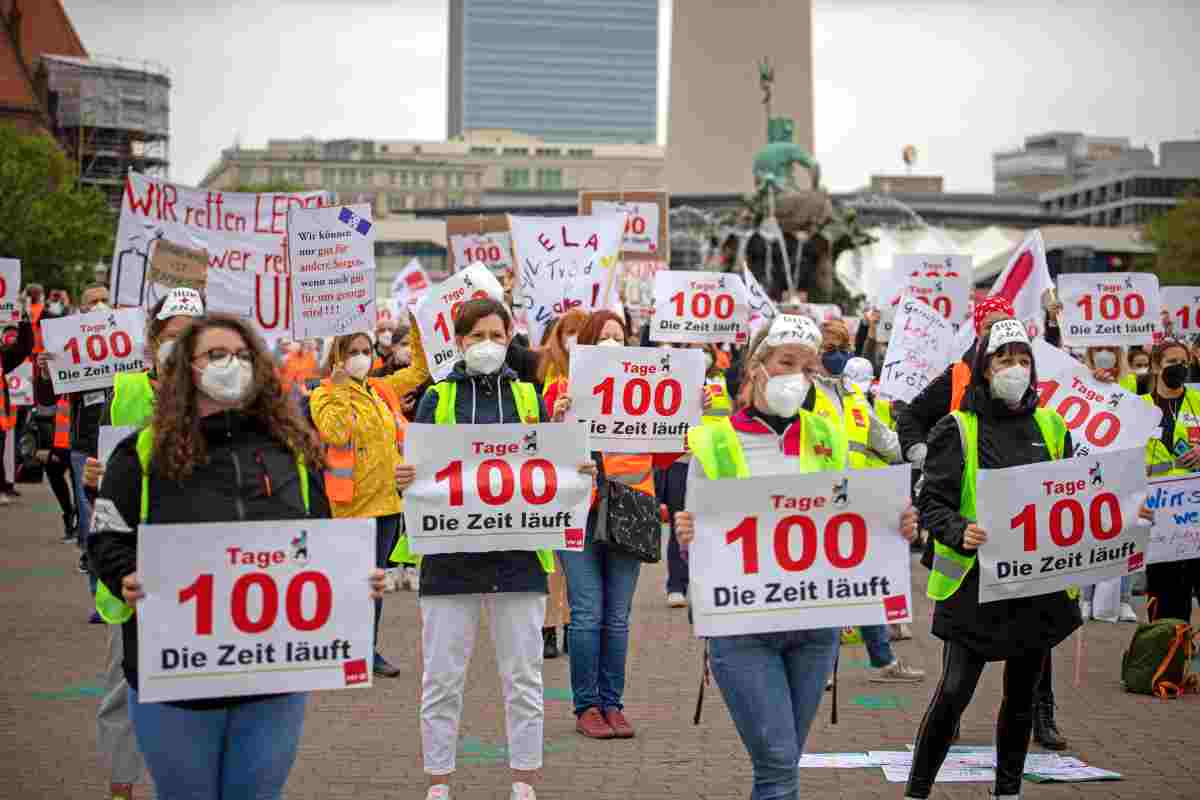 210201 Krankenhausbewegung - 100 Tage bis zum Streik - UZ vom 28. Mai 2021 - UZ vom 28. Mai 2021