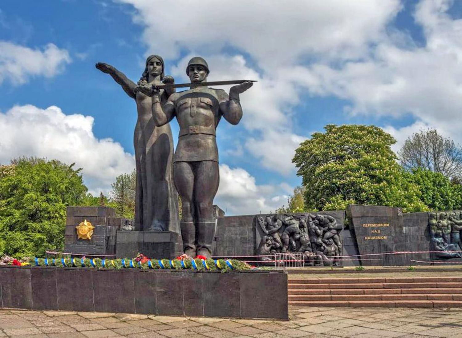 300901 Monument - Denkmäler der Befreiung der Ukraine - UZ vom 30. Juli 2021 - UZ vom 30. Juli 2021