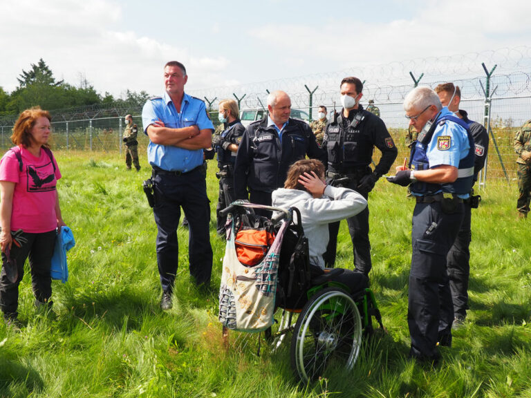 51322091029 e9d12c7749 o - Drei Aktivistinnen in Büchel festgenommen - Proteste - Proteste