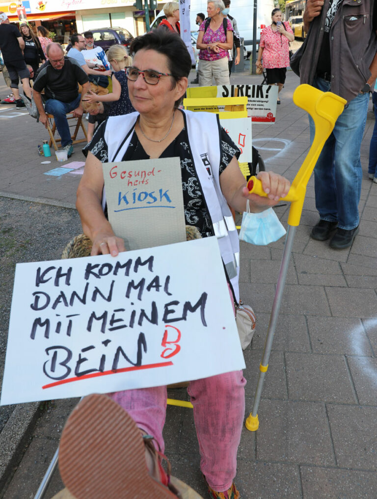 360302 Bildmeldung Krankenhaus1 - KrankenhausEntscheid Essen - Proteste - Proteste