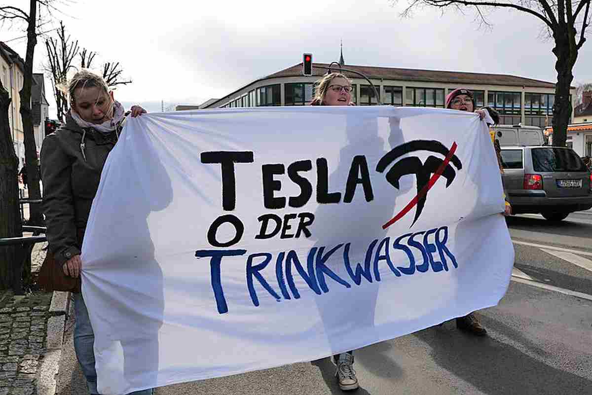 1002 Protest against Tesla factory Erkner 2020 02 22 25 2 - Tesla darf loslegen - Automobilindustrie - Theorie & Geschichte