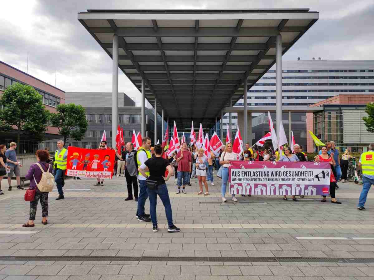 260303 Frankfurt - Demonstration vor dem Universitätsklinikum Frankfurt - UZ vom 1. Juli 2022 - UZ vom 1. Juli 2022