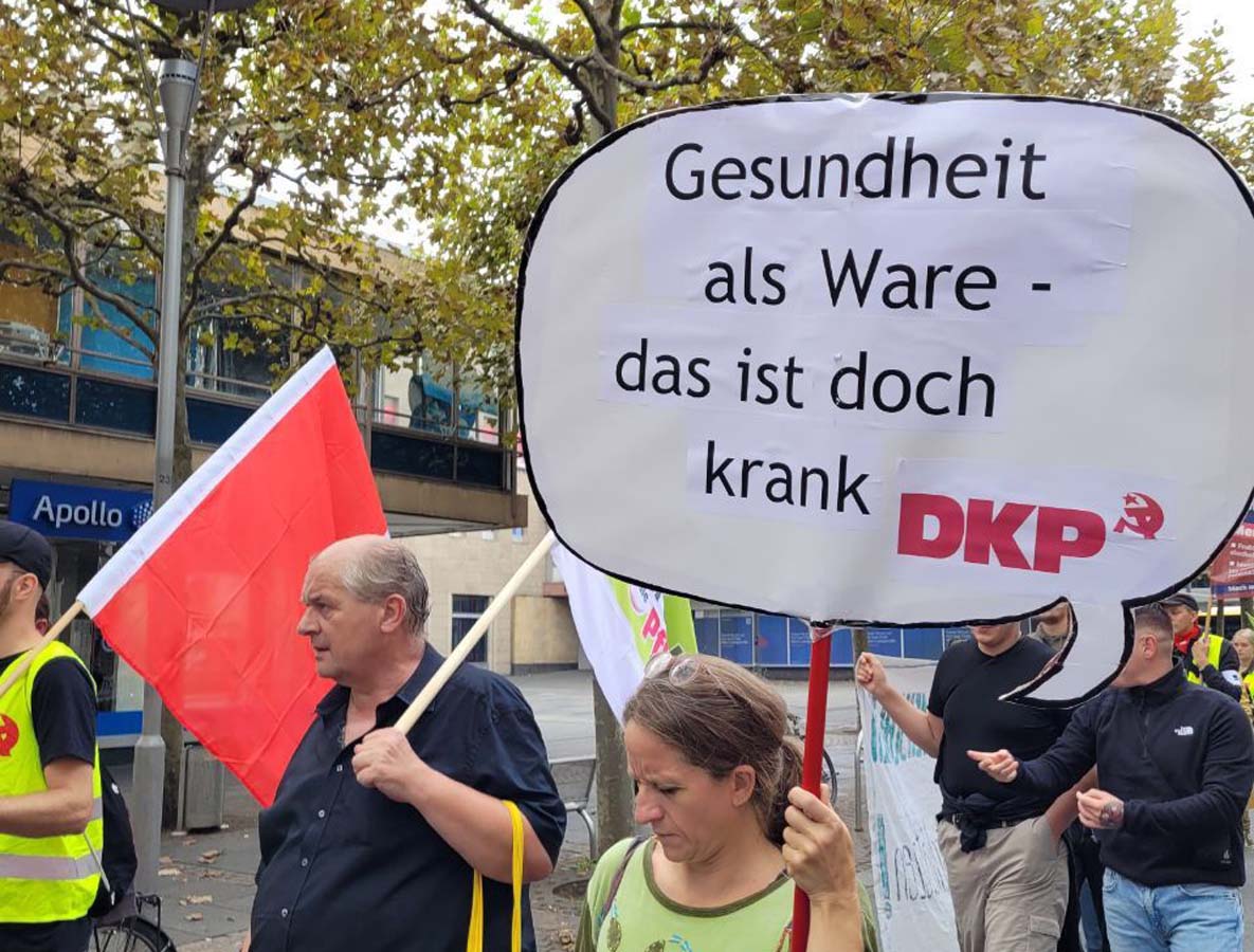 370303 Pflegeaufstand - Kraftvolle Demonstration durch die Innenstadt von Mainz - UZ vom 16. September 2022 - UZ vom 16. September 2022