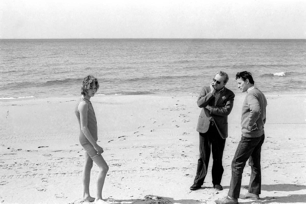 The Most Beautiful Boy In The World Bjorn and Visconti shooting Beach Morte a Venezia Copyright Mario Tursi 1970 - Ein Opfer der Traumfabrik - UZ vom 23. Dezember 2022 - UZ vom 23. Dezember 2022