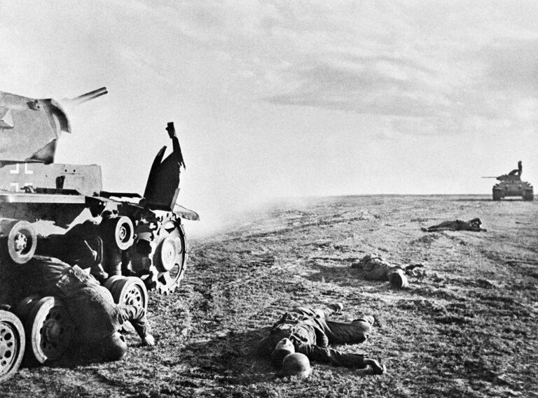 0510 RIAN archive 129362 Tank fight near Stalingrad - Russlands vierter existentieller Krieg - Kriegserklärung - Kriegserklärung