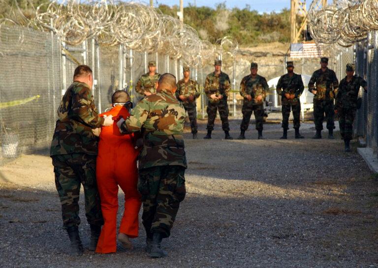 260901 Guantanamo - Ausländische Militäranlage auf Kuba - China USA - China USA
