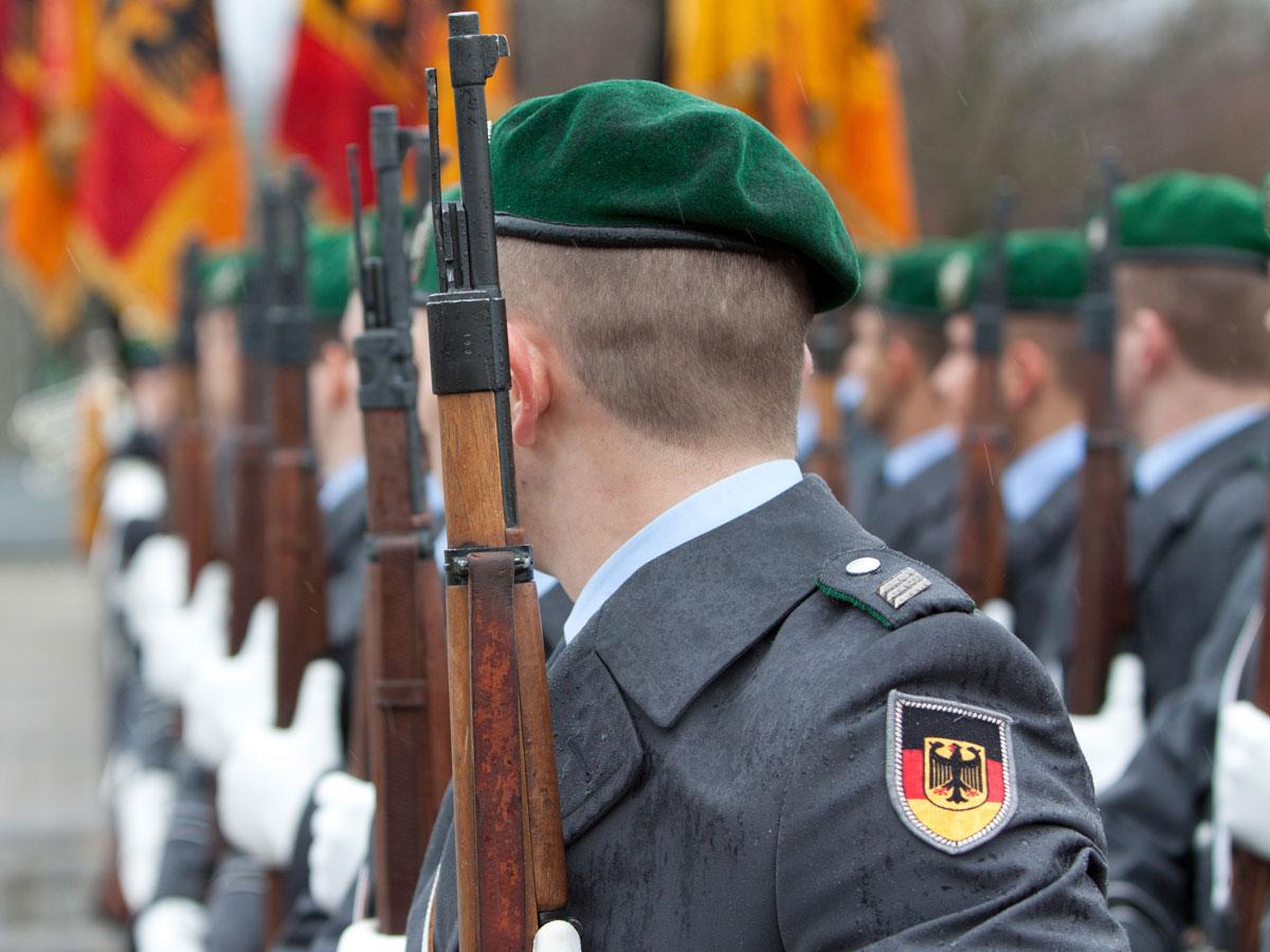 400501 Bundeswehr - Angst vor Zersetzung - UZ vom 6. Oktober 2023 - UZ vom 6. Oktober 2023