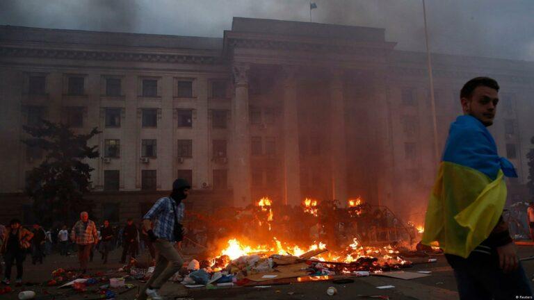 Trade Unions House on Odessa during the fire on 2 May 2014 - Flammendes Fanal - Lauffeuer - Lauffeuer